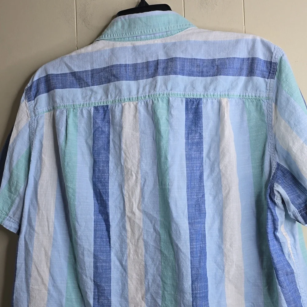 American Eagle Striped Button Up Resort Shirt Large - Picture 11 of 11
